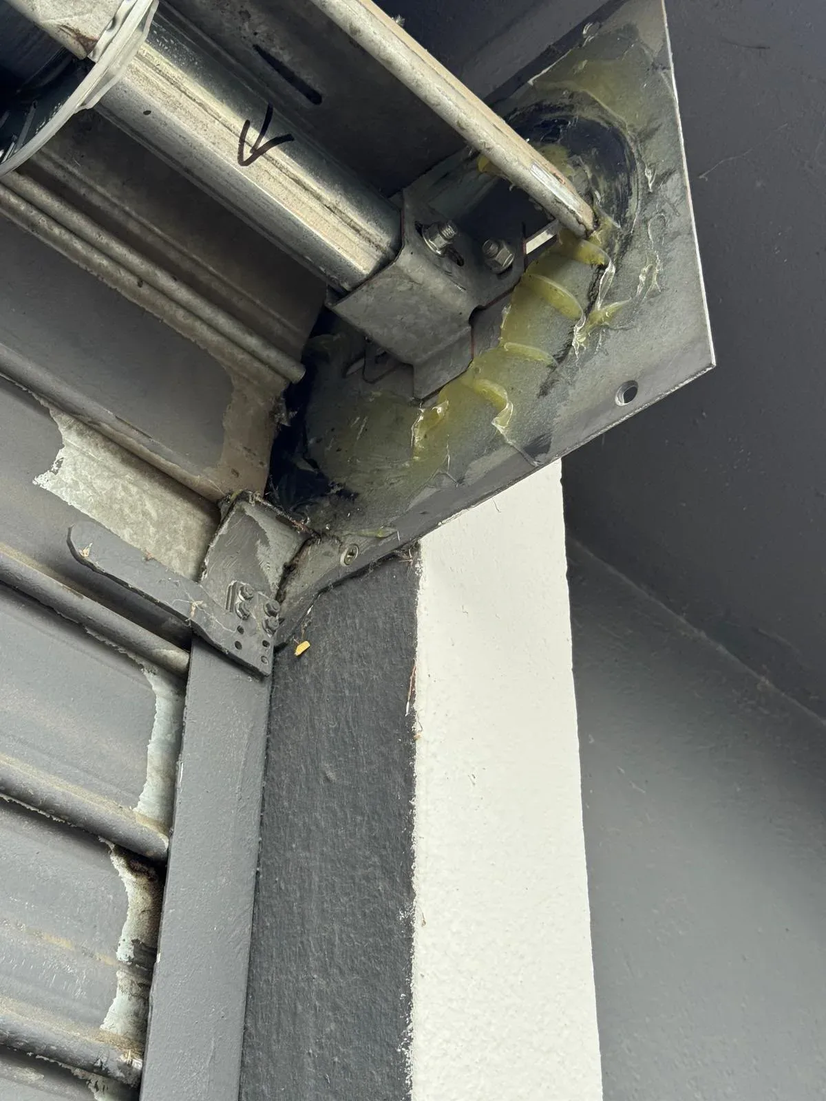 Entretien et maintenance de rideau métallique à Colombes